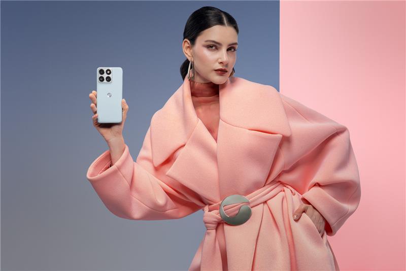 motorola edge 70 fusion 共推出三款 PANTONE 認證色款，建議售價 $14,990。（圖／motorola提供）